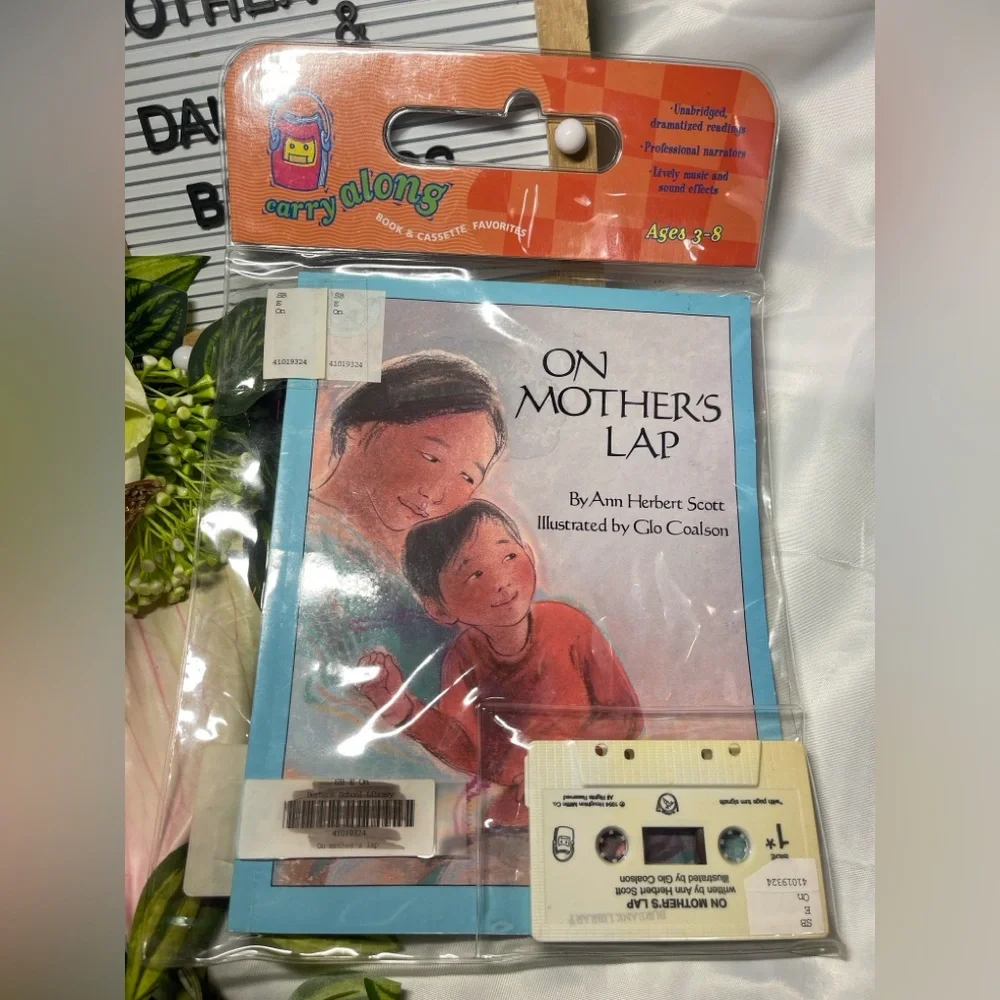 Vintage Carry Along Book & Cassette On Mother’s Lap Ann Herbert Scott 1992